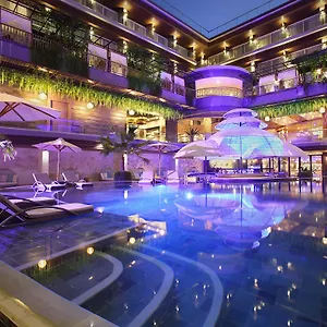 the-crystal-luxury-bay-resort-nusa-dua.hotelsseminyak.net/